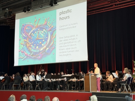Eröffnungsvortrag von Barbara Josef beim Musikschulkongress 2025. Foto: VdM/Heidrich