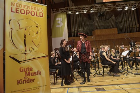 Medienpreis LEOPOLD 2017_Junge Bläserphilharmonie NRW_Moderation: Barbara Overbeck_Foto: Fehlauer/WDR