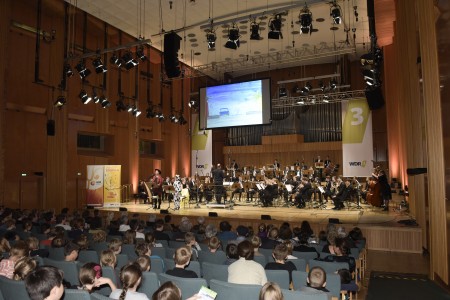 Medienpreis LEOPOLD 2017_Junge Bläserphilharmonie NRW_Moderation: Barbara Overbeck_Foto: Fehlauer/WDR