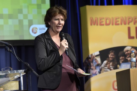 Medienpreis LEOPOLD 2017_Preisverleihung_Moderation Barbara Overbeck Foto: Fehlauer/WDR